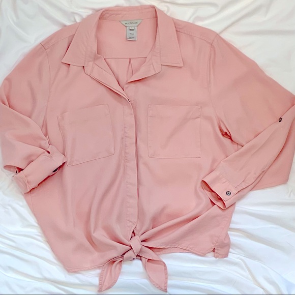 Multiples Tops - Multiples Von Maur size L tie front camp shirt